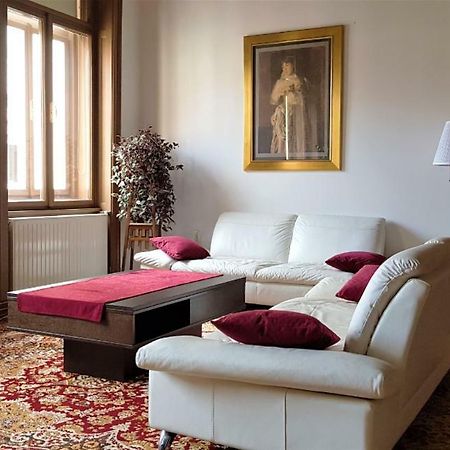 Luxury Apartment In The Heart Of Varazdin Luaran gambar