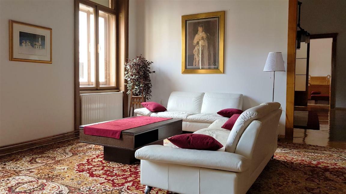 Luxury Apartment In The Heart Of Varazdin Luaran gambar