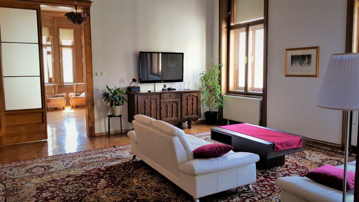 Luxury Apartment In The Heart Of Varazdin Luaran gambar