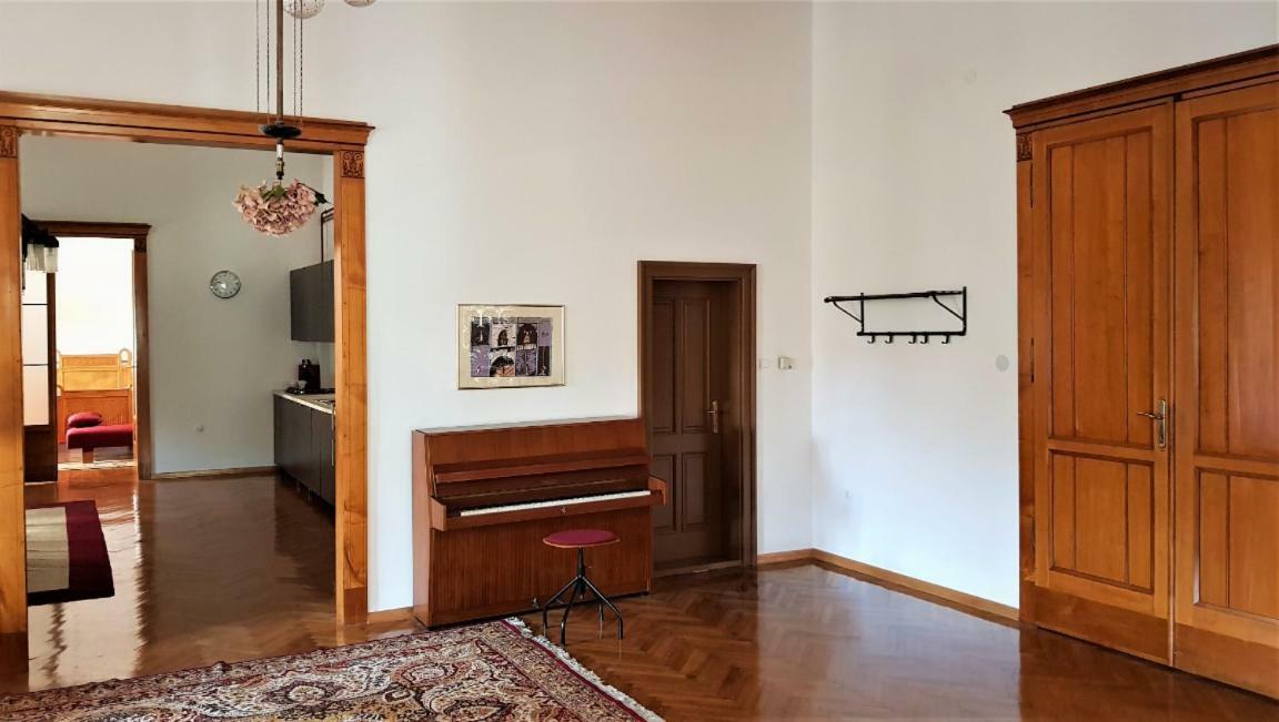 Luxury Apartment In The Heart Of Varazdin Luaran gambar